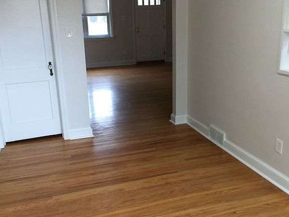 5th image of 1074 Tremont Dr