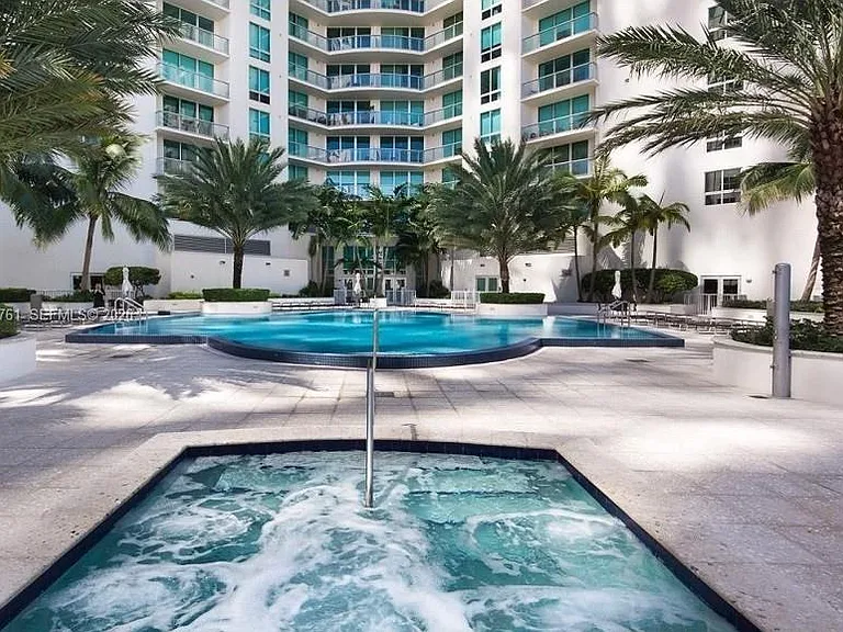 300 S Biscayne Blvd #T-2012 — Photo 41