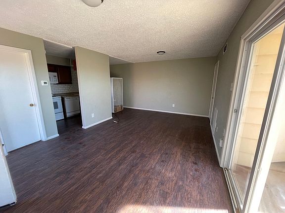 2nd image of 1505 Bradley St #4