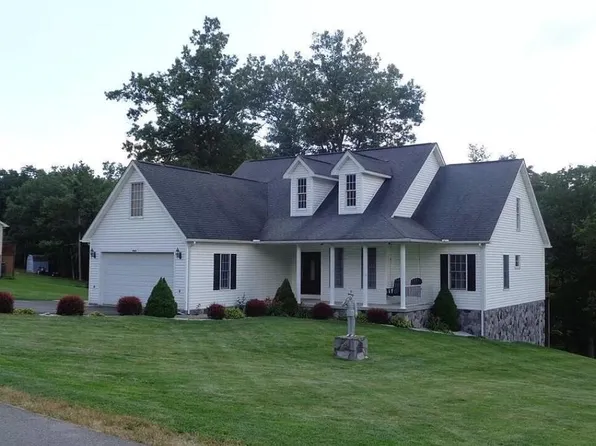 176 Shady Lake Dr, Shady Spring, WV 25918