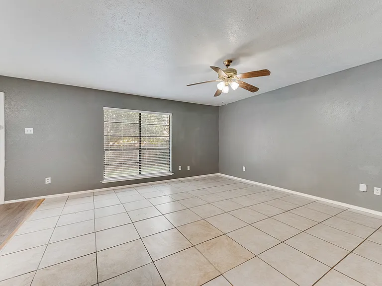 556 Cumberland Dr — Photo 8
