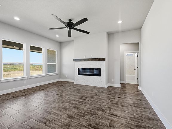 5th image of 650 Sanger Dr