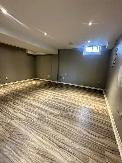 156 Twin Pines Cres #BASEMENT — Photo 8