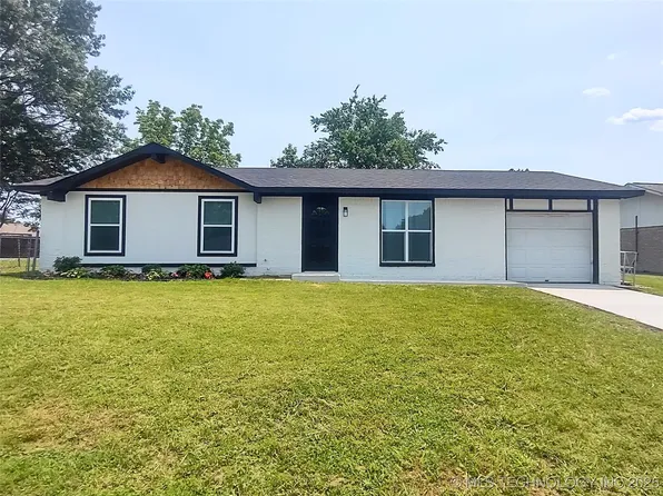 1400 NE 3rd St, Pryor, OK 74361