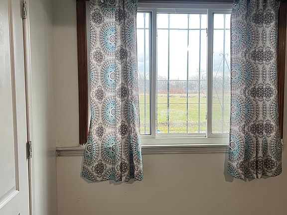 5th image of 26 Peck St #1