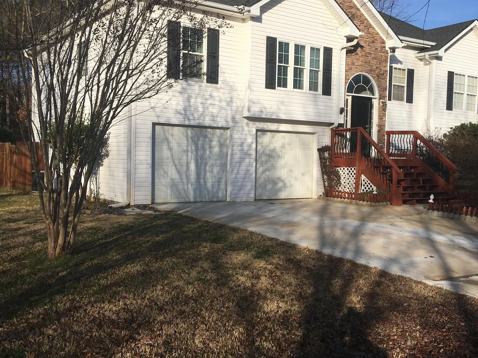 7250 Hunters Trace Dr — Photo 1