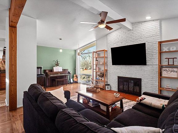 3rd image of 51 Bal Harbour Dr