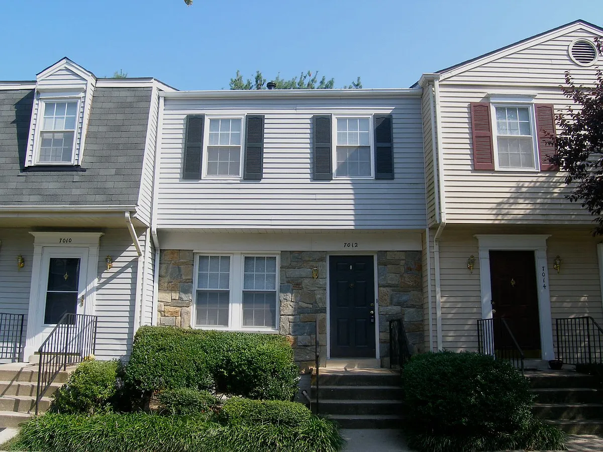 Photo 2 of 32 - 7012 Roslyn Ave - Derwood, MD Building Photo - 7012 Roslyn Ave