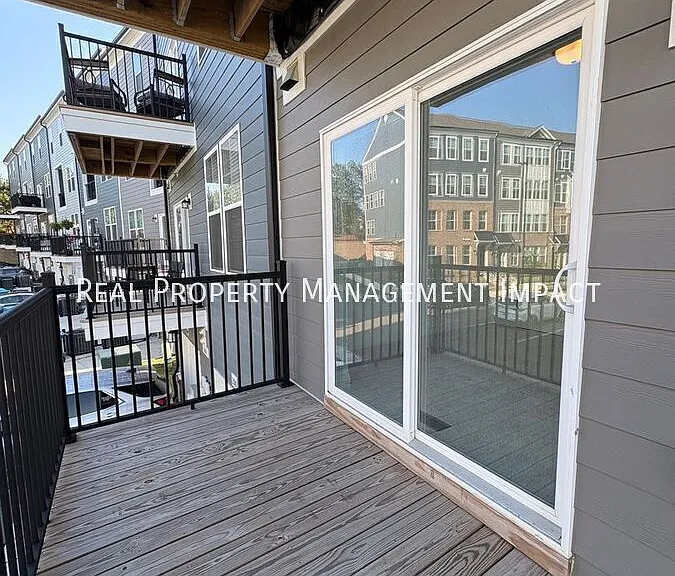 616 Market Grove Dr #100 — Photo 37