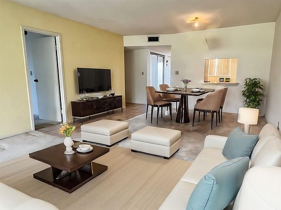 5th image of 8411 Lagos De Campo Boulevard #U-209