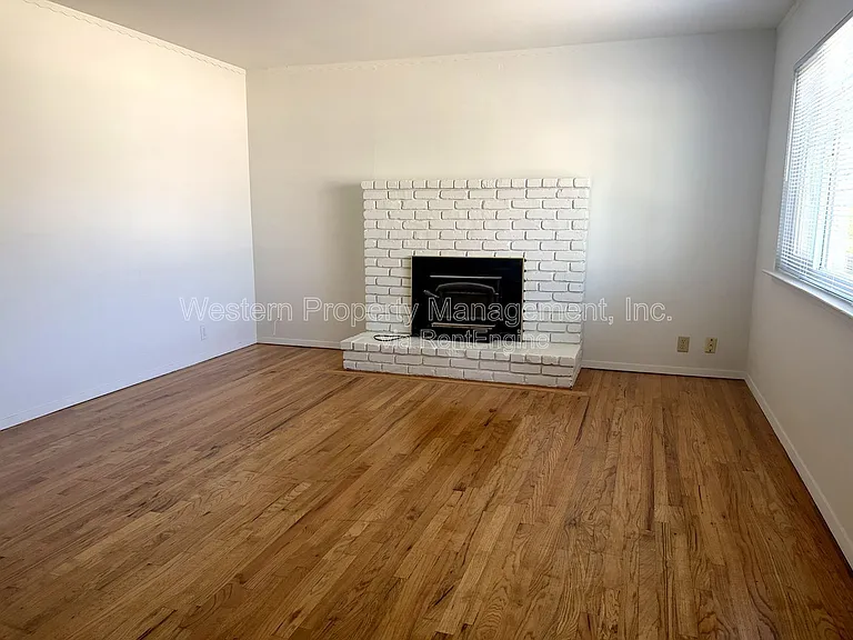 4610 Garnet St — Photo 4