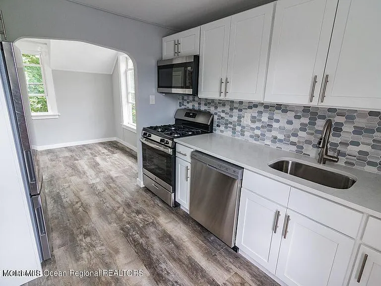 306 Henley Ave #B — Photo 2