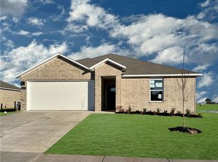 563 Oklahoma St, Farmington, AR 72730