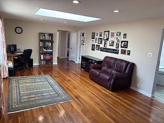 2nd image of 12 Orchard Dr
