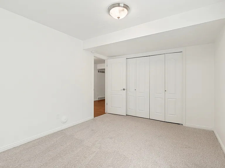 1241 Cambridge Ct — Photo 13