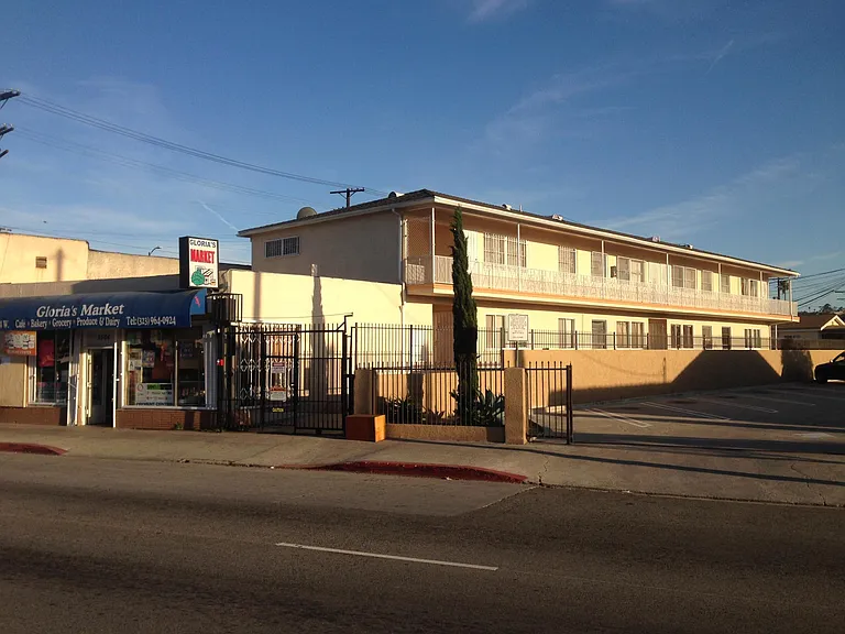 5506 W Adams Blvd #7 — Photo 2