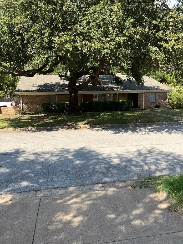 832 Overhill Drive - 1 — Photo 1