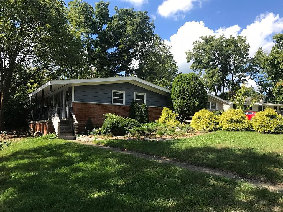 1st image of 821 Sunrise Ct