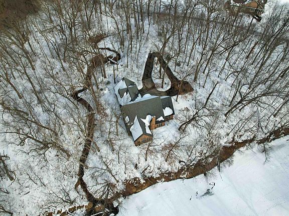 3rd image of 311 W #375N