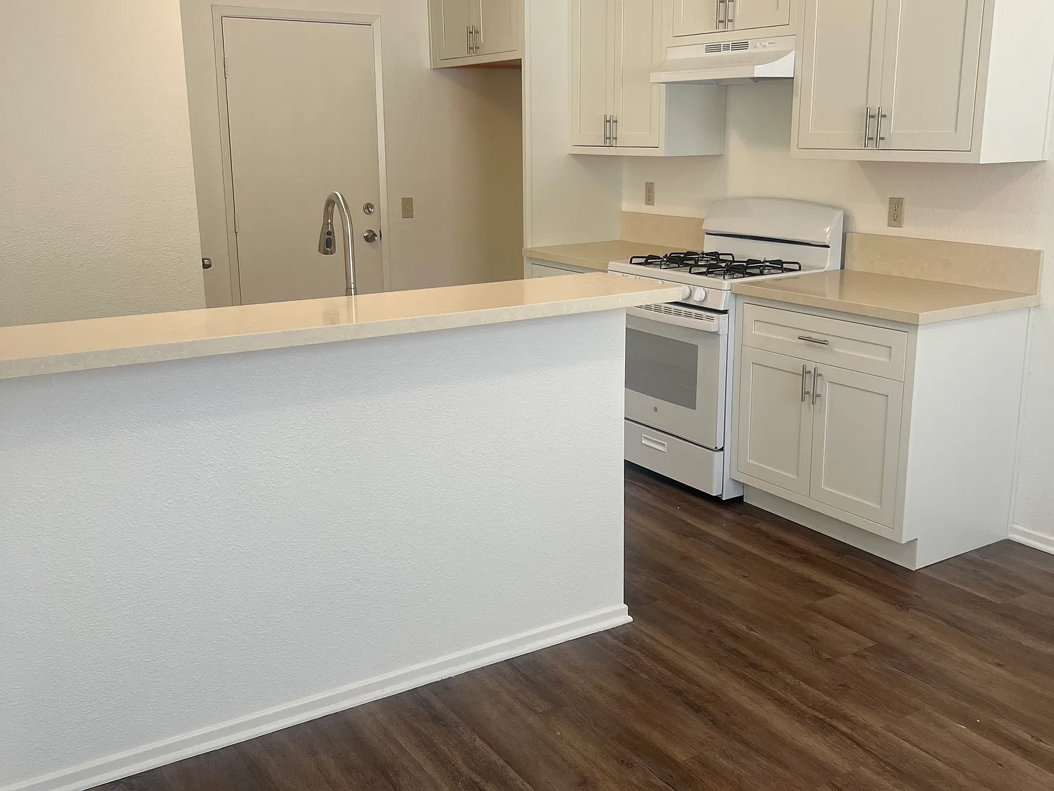 3 bed, 2.5 bath, 1250 sqft, $2,550 — Photo 2