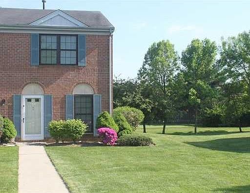 1st image of 257 Bromley Pl