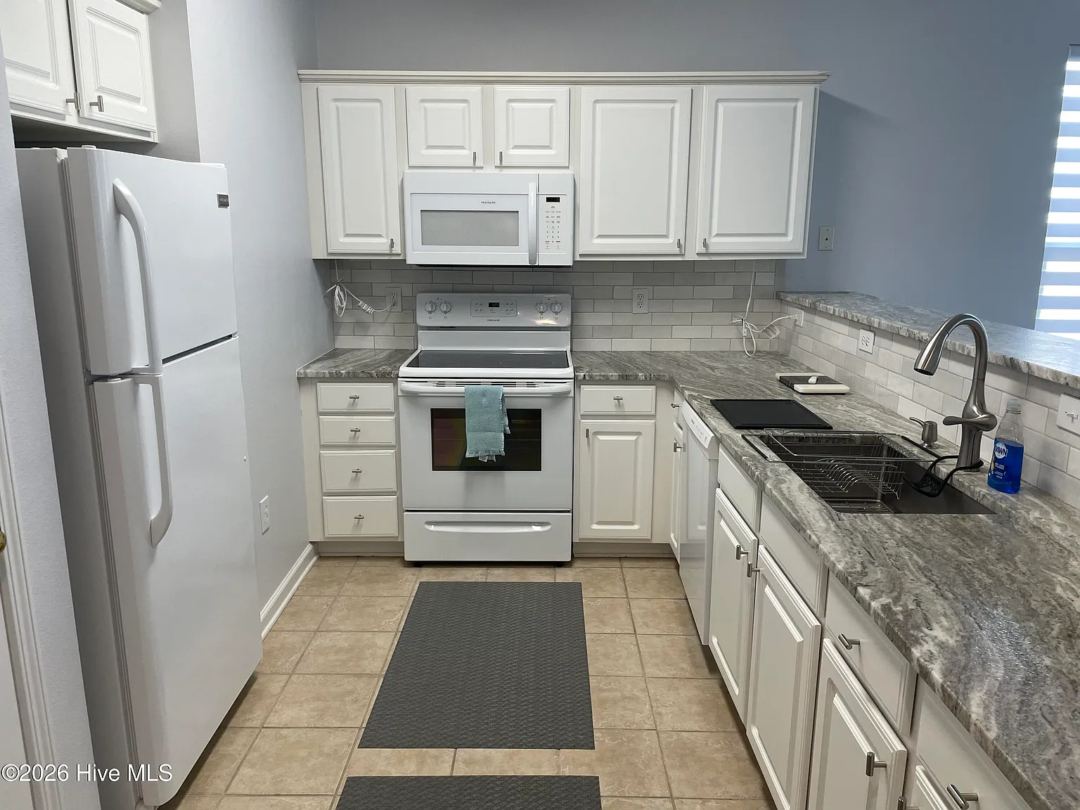 3 bed, 2.0 bath, $1,750 — Photo 3