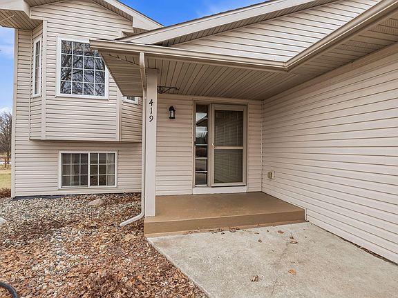 3rd image of 419 Lake Dr