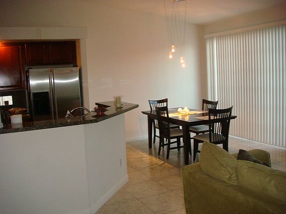 4th image of 2512 Claridge Ave