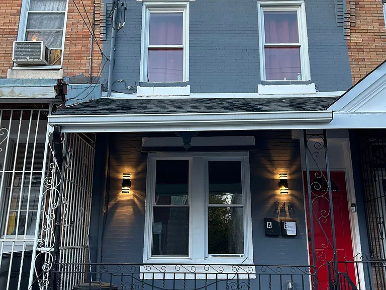 245 W Ontario St #1 — Photo 1