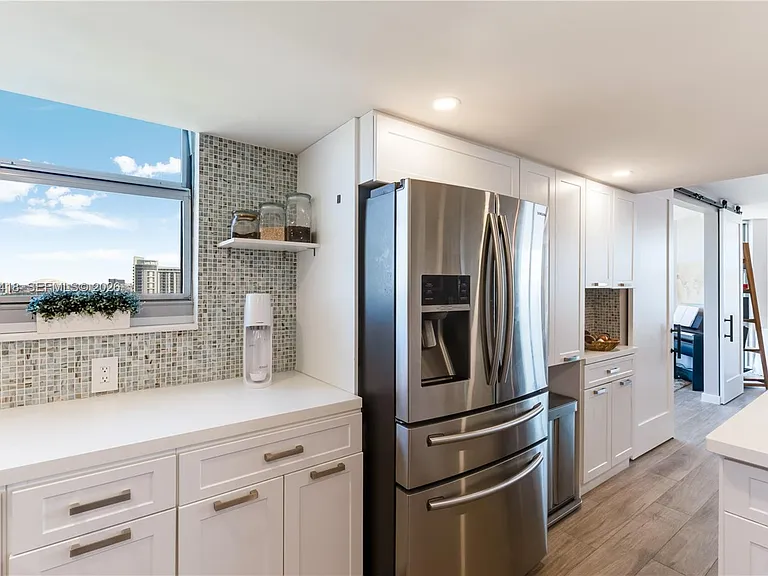 1901 Brickell Ave #B1809 — Photo 6