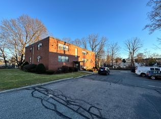 162 Summer St #2, Waltham, MA 02452