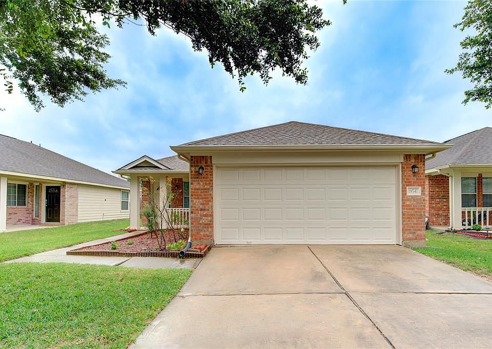 1st image of 19747 Cozy Cabbin Dr