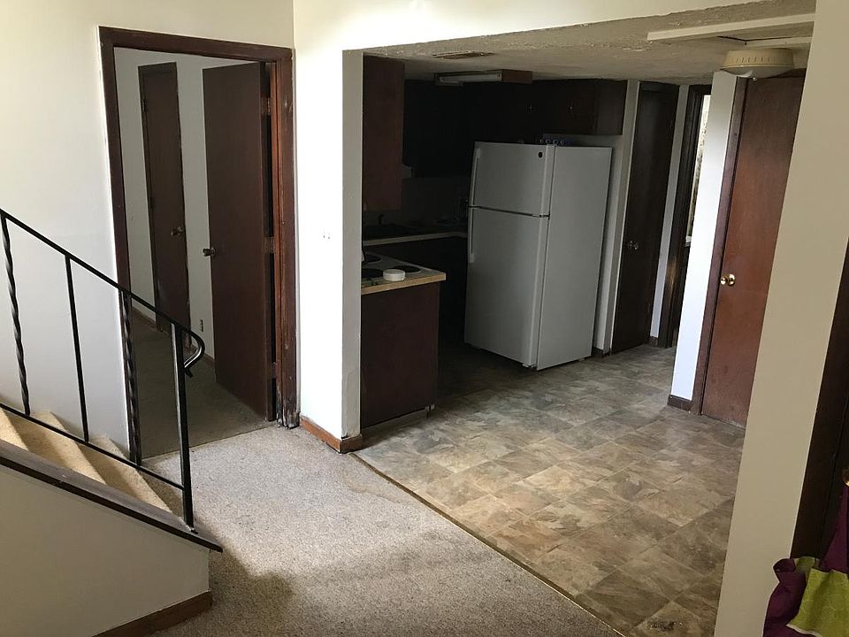 2nd image of 801 1/2 W 29th Ter