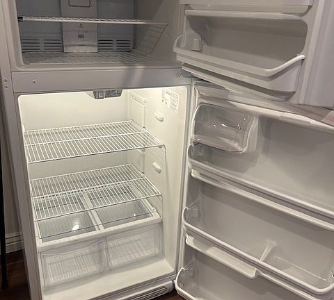 3rd image of 633 E 200 S APT 4