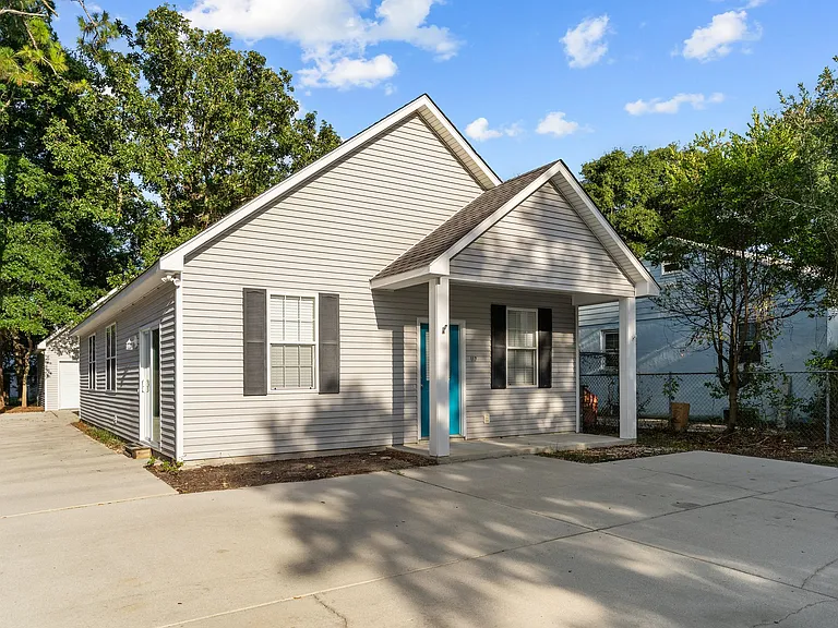 117 Avondale Ave — Photo 3