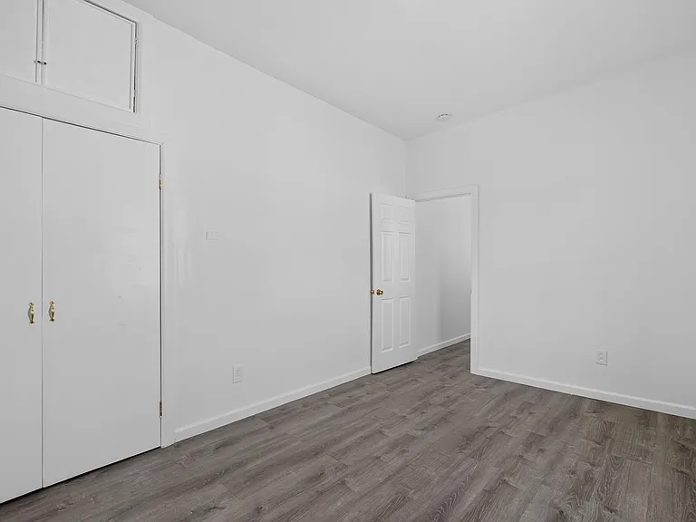 413 70th St #5 — Photo 21
