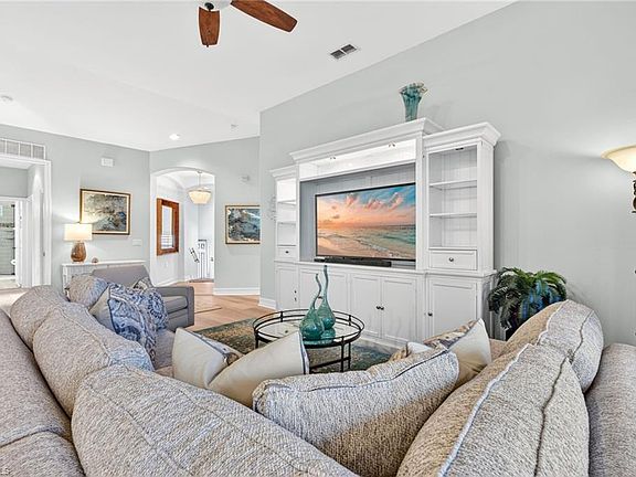 5th image of 8251 Southern Hills CT #203