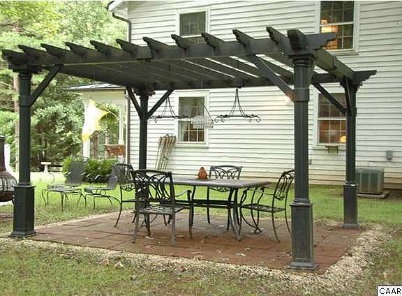 Outdoor Dining Area