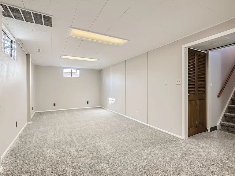 231 W Fremont Ave — Photo 10
