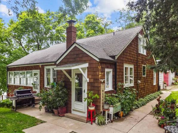 W6757 Lake Shore CIRCLE, Elkhorn, WI 53121