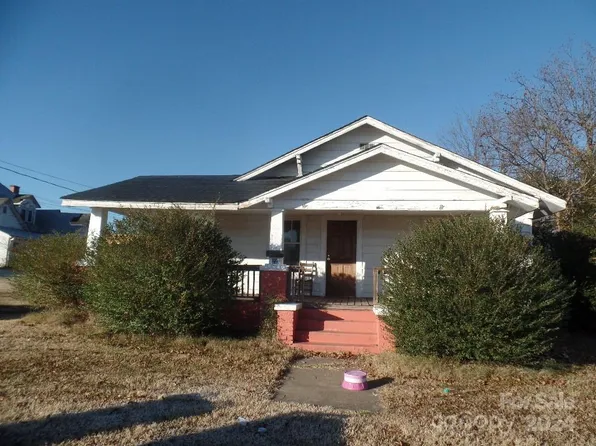 22 18th St SW, Hickory, NC 28602