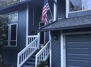 525 Kalmia Pl NW, Issaquah, WA 98027