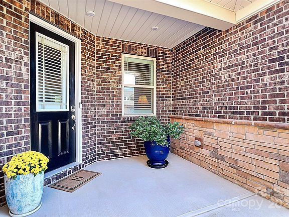 3rd image of 9526 Liberty Hill Dr