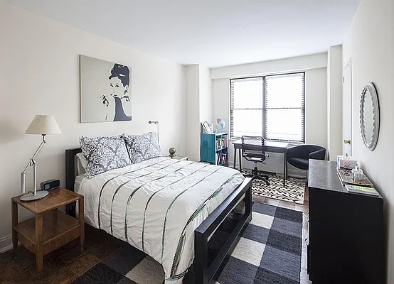 Rented by Warburg | media 28