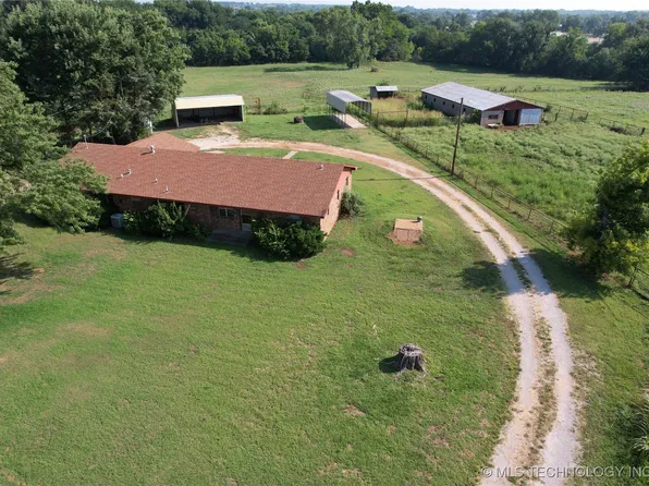 200 2nd St, Pawnee, OK 74058