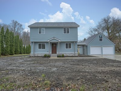 950 Leon Rd, Walled Lake, MI, 48390