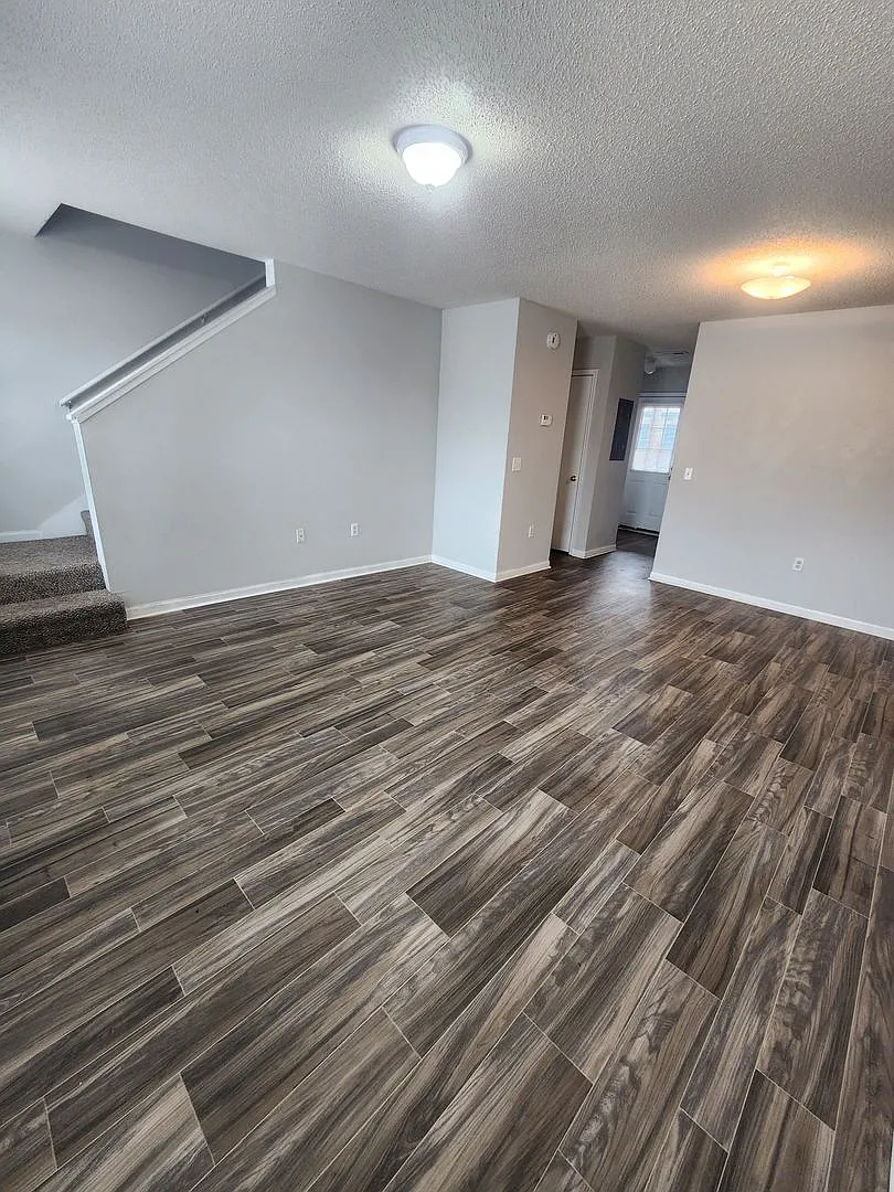 Castlewood Apartments - Huntsville, AL — Photo 1