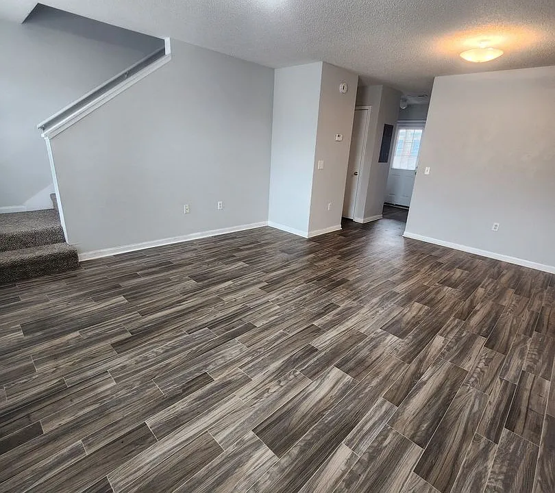 Castlewood Apartments - Huntsville, AL