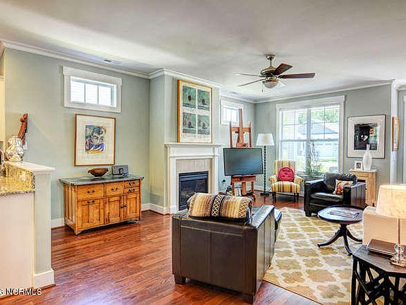 4th image of 385 Southbend Court