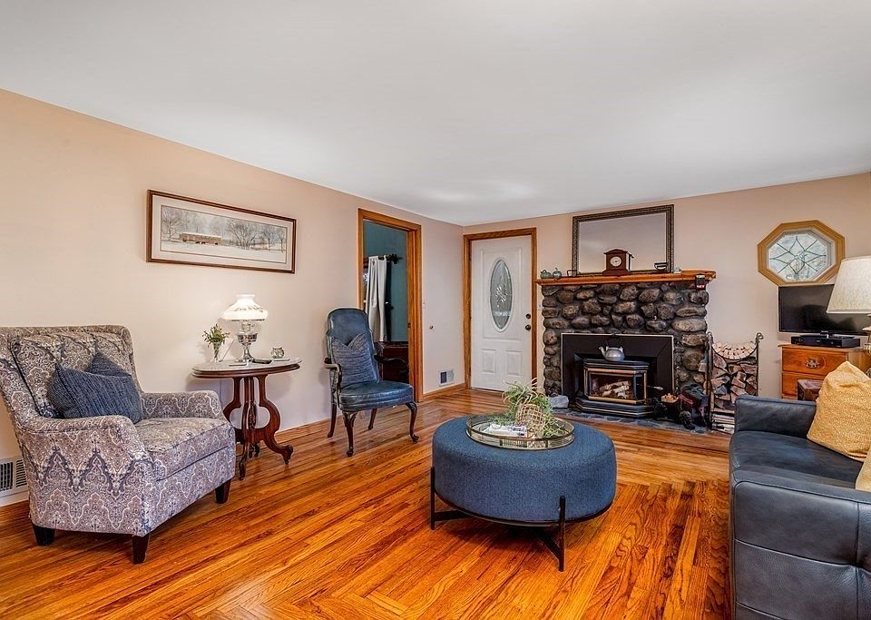 65 Oak Hill Rd, Westford, MA 01886 Zillow